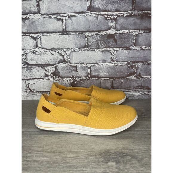 Clarks Cloud Steppers 27975 Yellow Canvas Breeze Shoes Women Sz 8.5M US/38.5EU - Picture 2 of 16